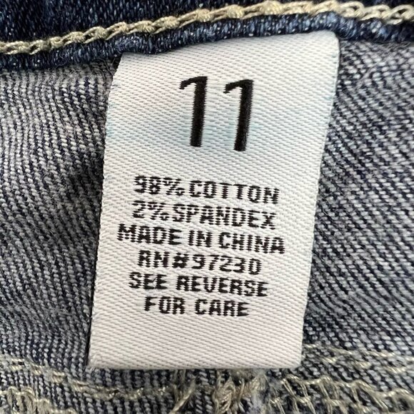 Almost Famous Womens Cropped Jeans Blue Distressed Dark Wash Low Rise Size 11 - Picture 9 of 10